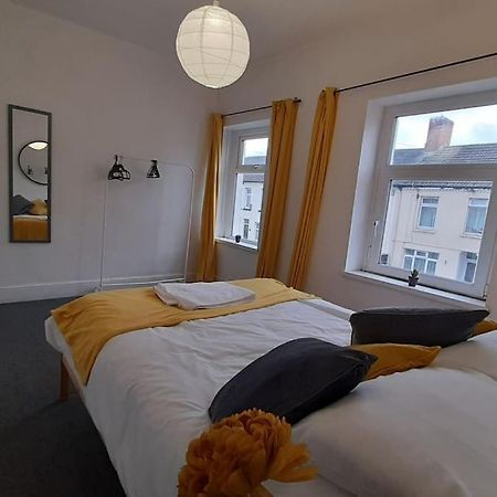 Spacious 4 Bedroom, Free Netflix, Central Location Кардифф Экстерьер фото