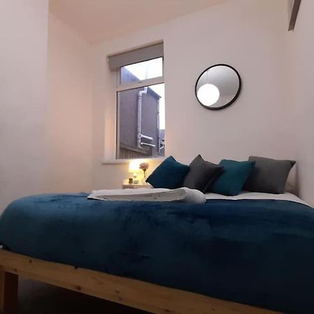 Spacious 4 Bedroom, Free Netflix, Central Location Кардифф Экстерьер фото