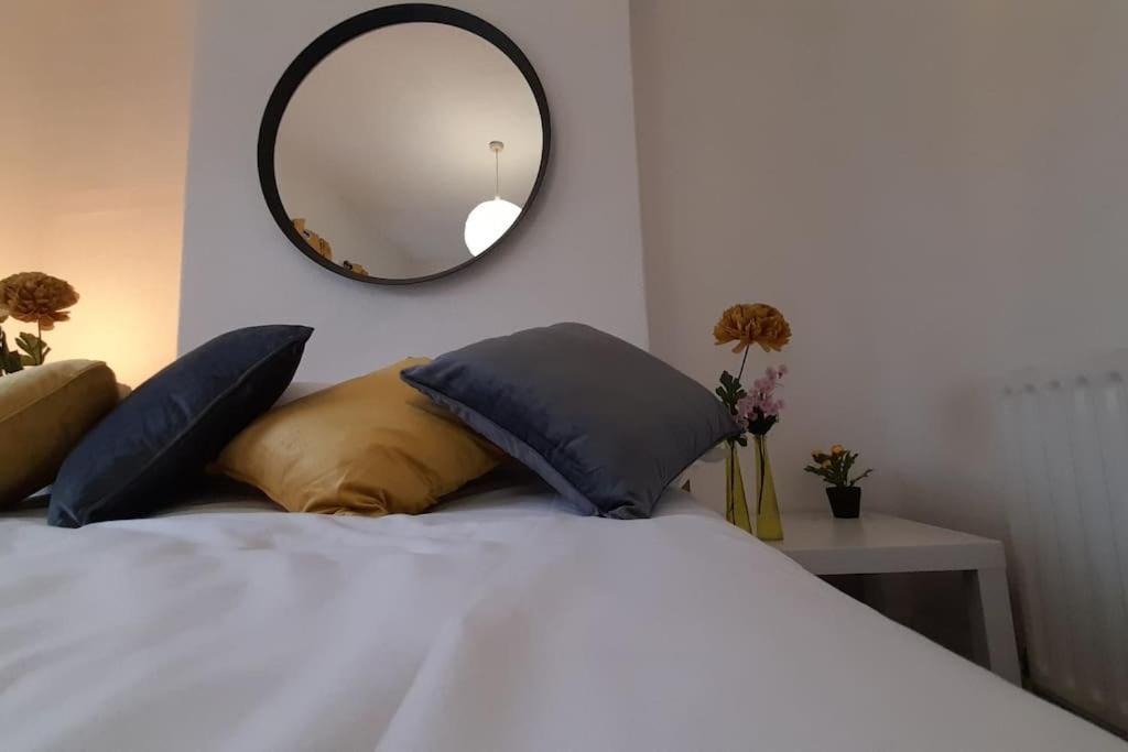 Spacious 4 Bedroom, Free Netflix, Central Location Кардифф Экстерьер фото