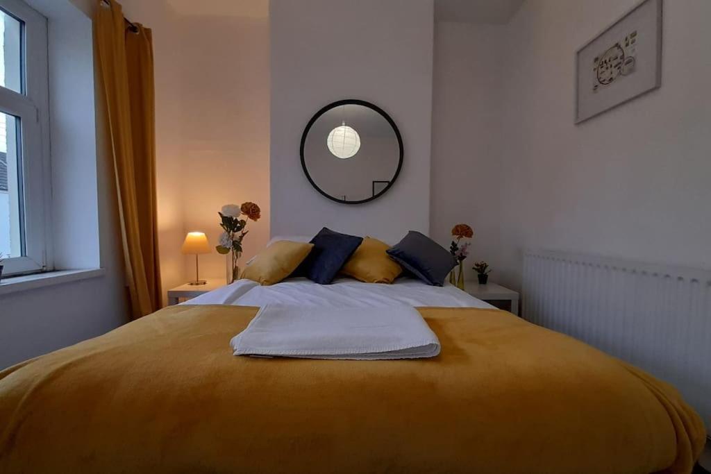 Spacious 4 Bedroom, Free Netflix, Central Location Кардифф Экстерьер фото